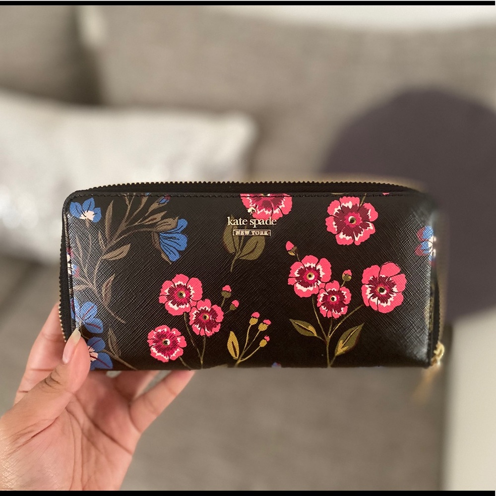 Kate Spade wallet ♠️